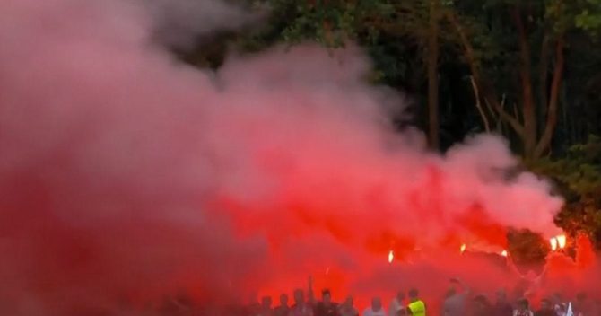Παναθηναϊκός – Άγιαξ: Pyro show από τους οπαδούς του Αίαντα, ολιγόλεπτη διακοπή στο φιλικό