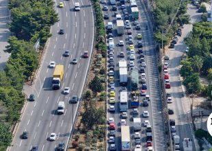 Κίνηση στους δρόμους: “Κόκκινος” ο Κηφισός, χάος στον Πειραιά
