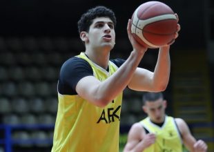 Σοκ στην ΑΕΚ με Μπιλιώνη: Υπέστη ρήξη χιαστού στον αγώνα της Εθνικής