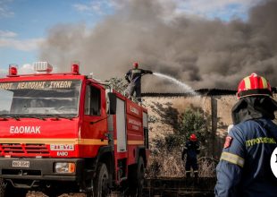 Ωραιόκαστρο: Στο εργοστάσιο ανακυκλώσιμων υλικών η μάχη της κατάσβεσης