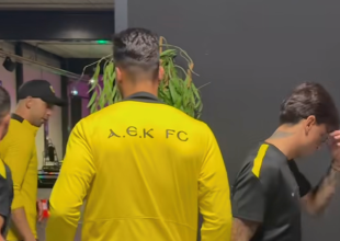 Στιγμές χαλάρωσης για τους παίκτες της ΑΕΚ (VID)