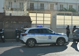 Σε χάρτινο ποτήρι παρέλαβε τη χειροβομβίδα ο Αιγύπτιος – Μυστήριο ο στόχος της επίθεσης