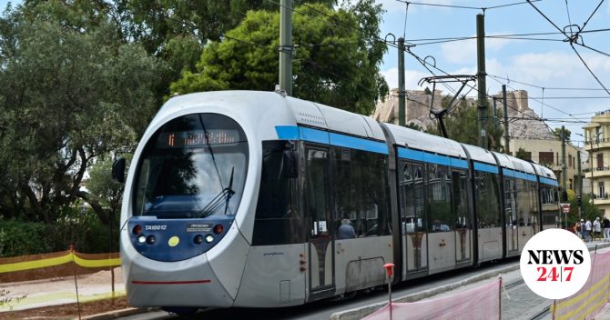 Παλαιό Φάληρο: Συρμός του τραμ συγκρούστηκε με τρίκυκλο