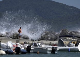 Ισχυρά μελτέμια “χτυπούν” την χώρα – Σε ποιες περιοχές ξεπέρασαν τα 100 χλμ/ώρα