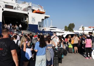 Στο ”κόκκινο” η έξοδος του Αυγούστου – Πληρότητες έως 100% στα πλοία για τα νησιά