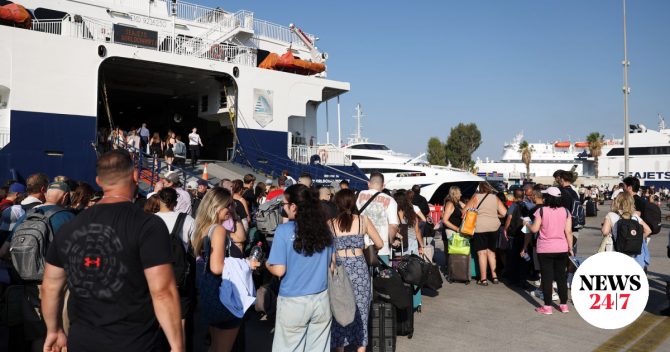 Στο ”κόκκινο” η έξοδος του Αυγούστου – Πληρότητες έως 100% στα πλοία για τα νησιά