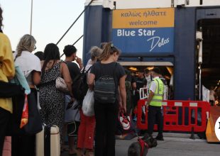 Δεκαπενταύγουστος: Αυξημένη η έξοδος από τα λιμάνια της Αττικής παρά τα προβλήματα