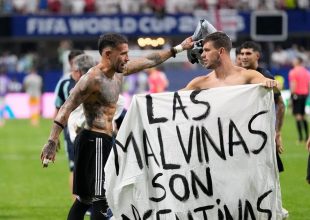 Η ποινή της FIFA προς την αργεντίνικη ομοσπονδία, για το πανό για τις Μαλβίνες που σηκώθηκε μετά το ματς με την Αγγλία