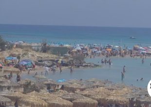 Ακραίος συνωστισμός στο Ελαφονήσι