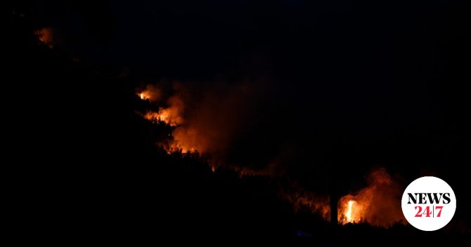 Τρίτη νύχτα μάχης με τις φλόγες στη Δυτ. Αττική – “Παράθυρο ευκαιρίας” στην ύφεση των ανέμων