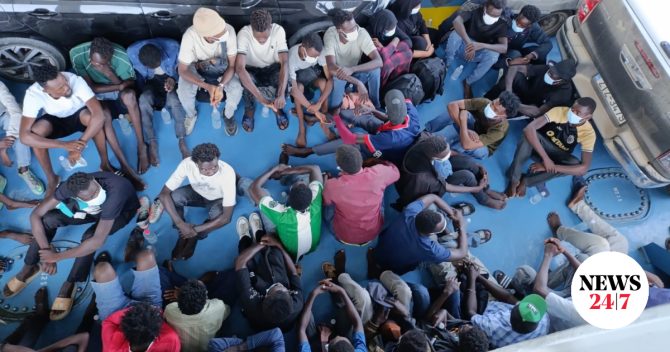 Μετανάστες σε αμπάρι πλοίου από τη Γαύδο στα Σφακιά
