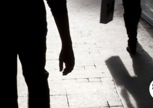 Ανήλικες χτύπησαν και λήστεψαν 24χρονη στον Άγιο Παντελεήμονα