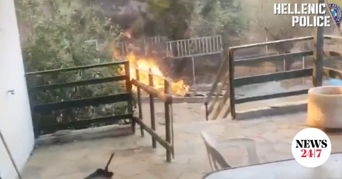 Φωτιά στον Κουβαρά: Η δραματική διάσωση ηλικιωμένης από άνδρες της ΕΛ.ΑΣ