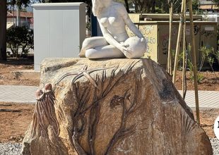 Γλυπτό στο Λαύριο: Τι απαντά ο Δήμαρχος –