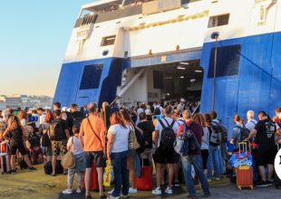 Δεκαπενταύγουστος: Κορυφώνεται η έξοδος των αδειούχων