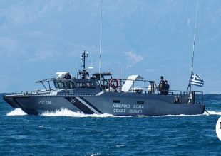 Εντοπίστηκαν 88 μετανάστες σε δύο λέμβους νότια της Γαύδου