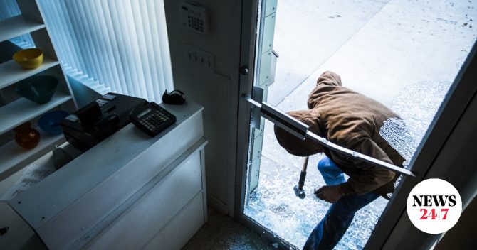 Πάτρα: 14χρονος αναρριχήθηκε από λούκι και λήστεψε κατοικία ηλικιωμένης
