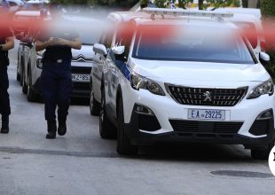 Γυναικοκτονία στη Νέα Σμύρνη: Ο δράστης είχε γίνει “σκιά” της 45χρονης –