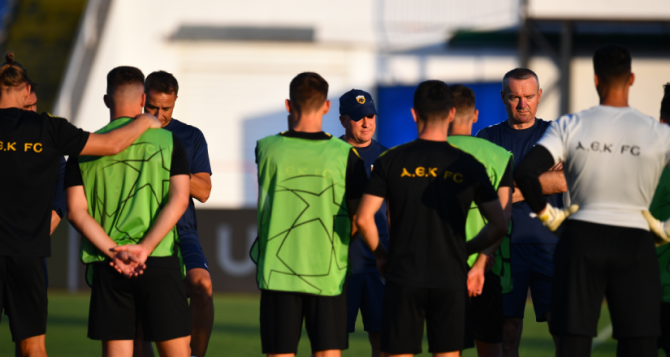 Το βίντεο της ΑΕΚ απ’ την προπόνηση (VID) Το βίντεο της ΑΕΚ απ’ την προπόνηση (VID)