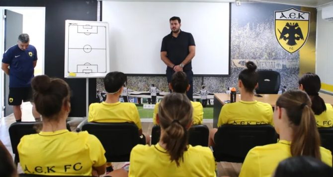 «Πρώτη» στα Σπάτα για τις κιτρινόμαυρες παρουσία Παντερμαλή: «Να τιμούμε την κληρονομιά μας, στόχος η κορυφή» (VIDEO)