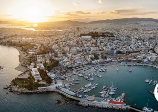 Πειραιάς: Συνελήφθησαν επ’ αυτοφώρω δύο άτομα για διάρρηξη διαμερίσματος