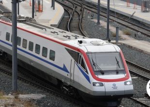 Σταδιακή ομαλοποίηση της κυκλοφορίας του Προαστιακού μετά τη φωτιά στον Ασπρόπυργο