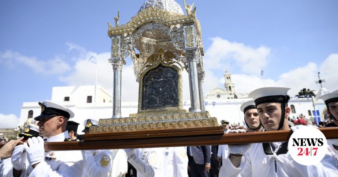 Παναγιά της Τήνου: Το μεγάλο προσκύνημα του Δεκαπενταύγουστου
