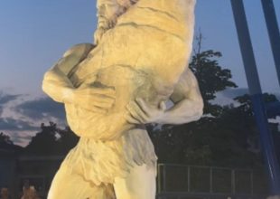 Παναιτωλικός: Χαμός στην ανοιχτή προπόνηση των Αγρινιωτών, αποκαλύφθηκε το άγαλμα του Τιτόρμου
