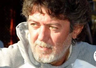 Πέθανε ο αδερφός του Μάκη Τριανταφυλλόπουλου – Εντοπίστηκε νεκρός στο σπίτι του