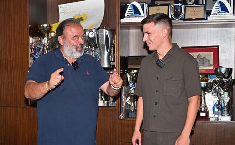 Το καλωσόρισμα του Ηλιόπουλου στον Βιτάλις (VID)