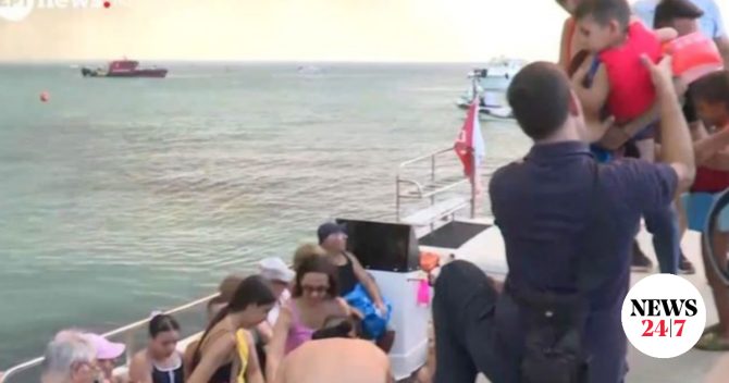 Ανεξέλεγκτη η φωτιά στη Χαλκιδική – Επιχείρηση απεγκλωβισμού από τη θάλασσα