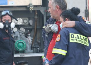 Δραματικές εικόνες από τη μεγάλη φωτιά που κατακαίει τη Χαλκιδική