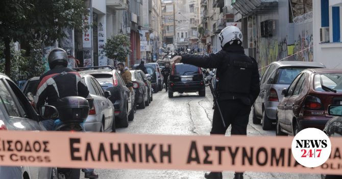 Κεραμεικός: Διακοπή κυκλοφορίας λόγω καθίζησης του οδοστρώματος