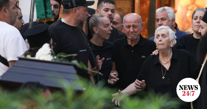Γιώργος Μαζωνάκης: Συντετριμμένη η οικογένεια κατά την άφιξη της σορού του