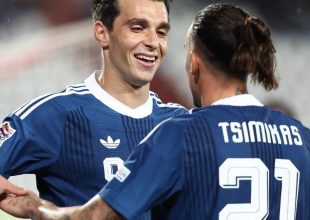 Σερβία – Ελλάδα 1-2: Η Εθνική τέζαρε τη Σερβία με World Class Τζόλη και κεφαλιά “κανόνι” του Δουβίκα στο 95′