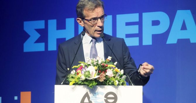 ΠΑΟΚ: Ο Ιβάν Σαββίδης παρουσίασε τον Αναστάσιο Τζήκα ως νέο σύμβουλό του – “Προχωρά η αναδιάρθρωση του συλλόγου”