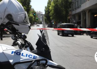 Νέα Σμύρνη: Συνελήφθη 45χρονος που επιχείρησε να μπει με γεμάτο πιστόλι στο σπίτι της συζύγου του