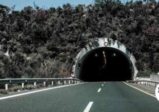 Έτρεχε με 310 χλμ/ώρα στην Εγνατία Οδό και το ανέβασε στο TikTok