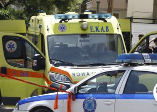 Νάξος: Στη ΜΕΘ 16χρονη που έπεσε από την ταράτσα του σπιτιού της