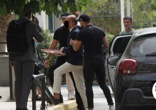 Ολονύχτια απολογία του γιατρού για τον θάνατο Μαζωνάκη – Τι υποστήριξε
