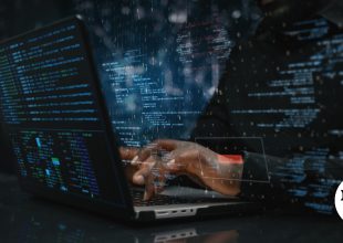 Κύκλωμα με ιερέα και αστυνομικό άδειαζε λογαριασμούς μέσω Dark Web