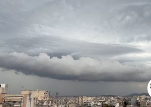 Ξαφνική μπόρα έπληξε τη Θεσσαλονίκη – Τι είναι το “shelf cloud”