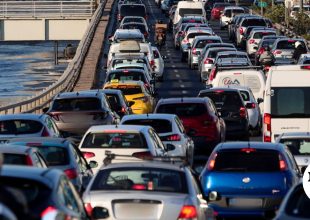 Η κίνηση έχει επιστρέψει για τα καλά στους δρόμους της Αθήνας – “Σημειωτόν” στον Κηφισό, LIVE ΧΑΡΤΗΣ