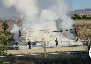 Koζάνη: Φωτιά σε φορτηγό με φωτοβολταϊκά στην Εγνατία