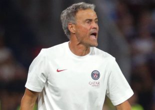 Παρί Σεν Ζερμέν: Ο Λουίς Ενρίκε επανέφερε την γιγάντια οθόνη στις προπονήσεις των πρωταθλητών Ευρώπης