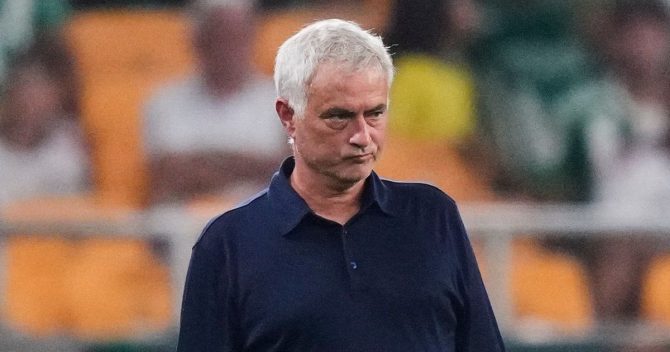 Μουρίνιο: “Έχουμε απουσίες στο κέντρο για το ματς με την Ίντερ, ίσως είναι Ιταλός αυτό που έφτιαξε το πρόγραμμα του Champions League”