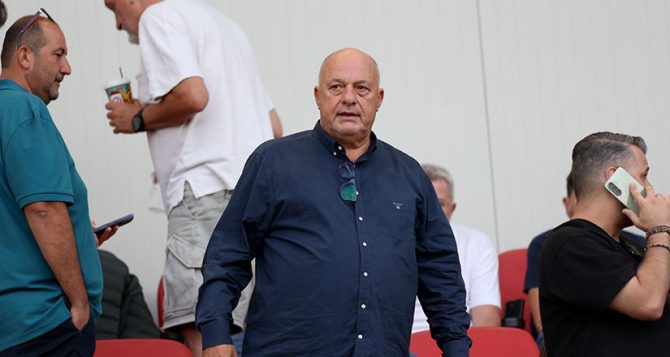 Μπέος: «Σήμερα έγινε η σφαγή των αμνών, μαϊμού ο Γιόβιτς»! (VID) Μπέος: «Σήμερα έγινε η σφαγή των αμνών, μαϊμού ο Γιόβιτς»! (VID)