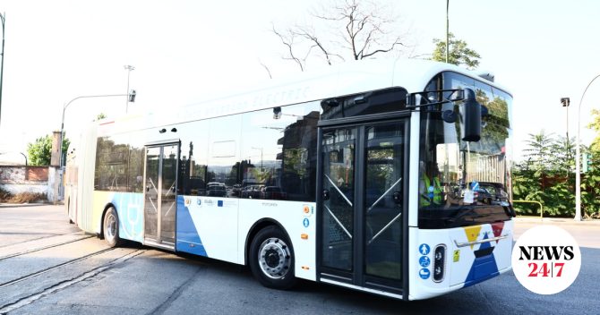 Θεσσαλονίκη: Αστικό λεωφορείο έπεσε σε στάση