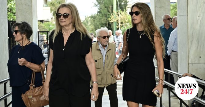 Μαργαρίτα Παπανδρέου: “Θα σε ξαναβρίσκω σε όσα αγαπούσες” – Ο συγκινητικός επικήδειος της εγγονής της