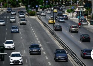 Καραμπόλα με τρία οχήματα στο δεύτερο τούνελ της Λ. Ποσειδώνος